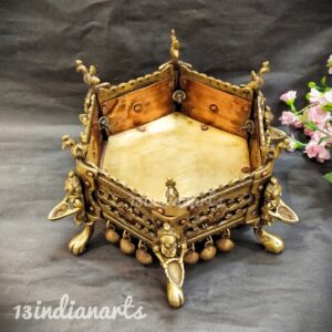 Vintage look Six Corner unique table Pot